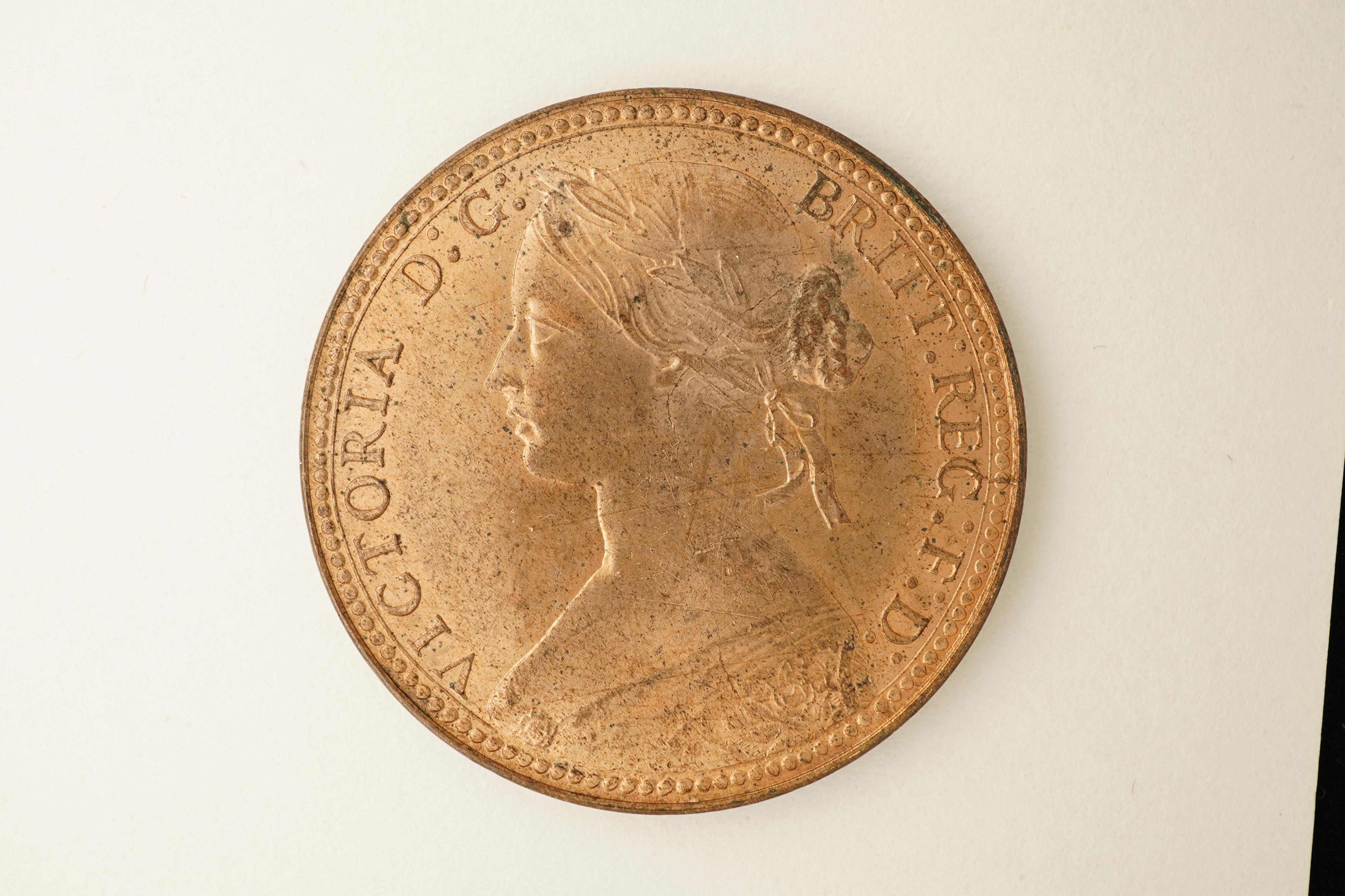 British coins, Victoria, bronze penny, 1860, zero of date set quite low in exergue, Fr. 6, Gouby dies C/b, flat area to right of shield, otherwise near EF, much lustre